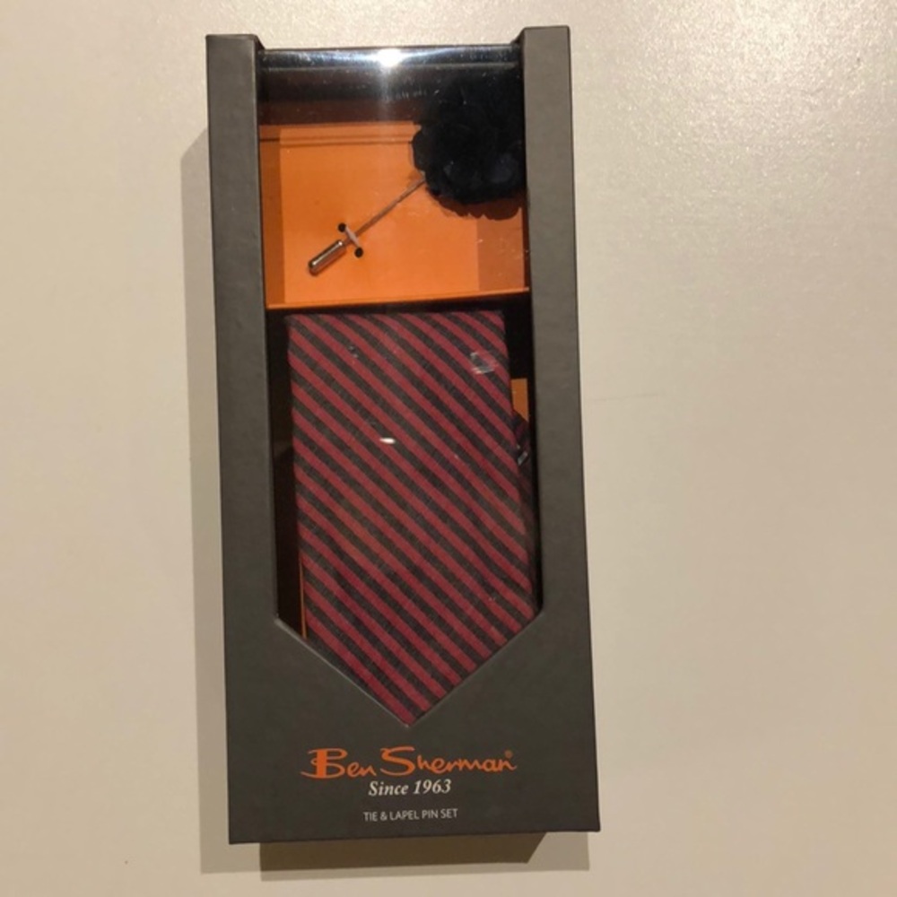 Ben Sherman tie and pin set (gift able)